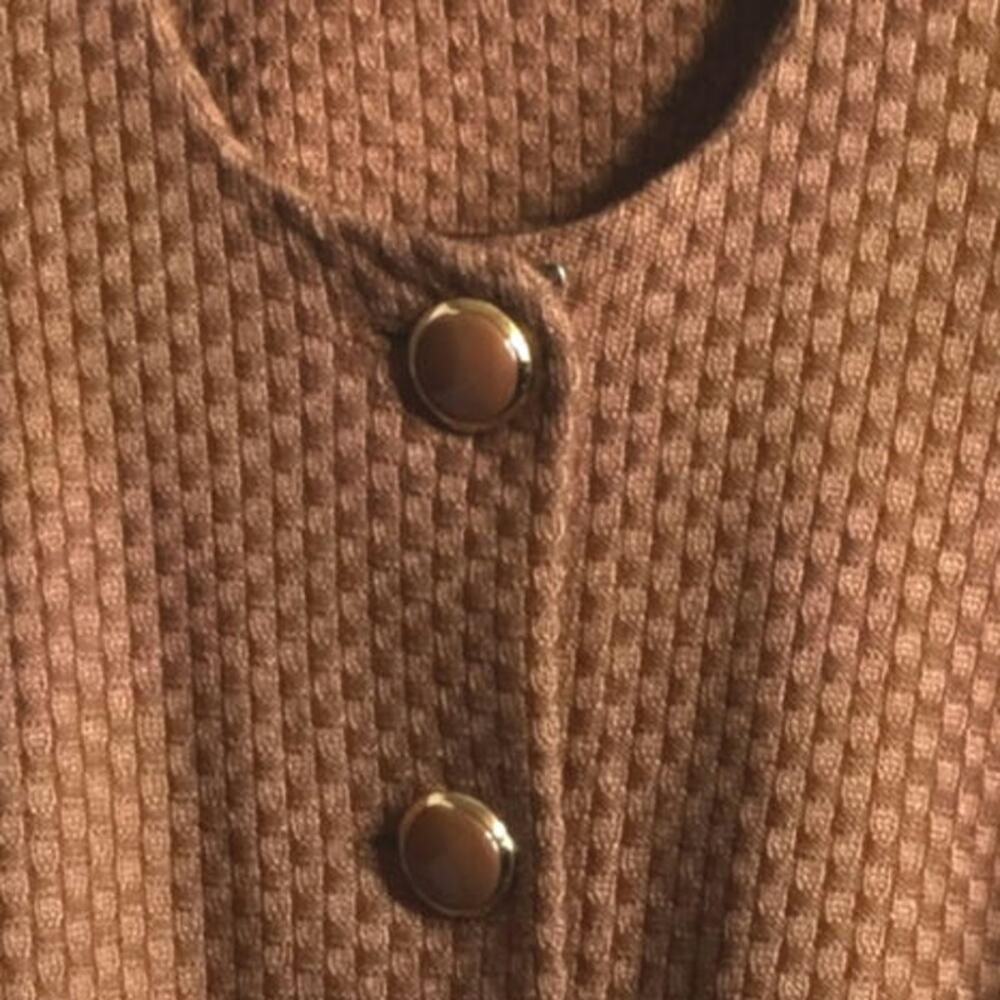 St. John by Marie Gray Textured Knit Jacket Camel Brown Gold Button Cropped 10 - Picture 4 of 5